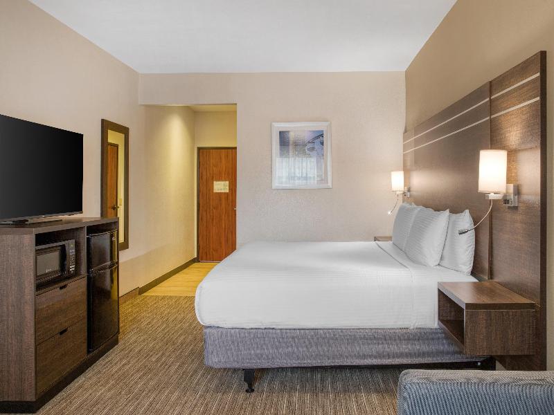 Best Western Champions Forest Inn and Suites image