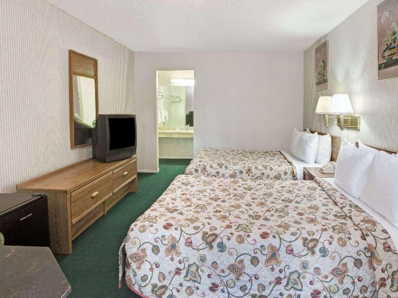 Knights Inn South Houston image