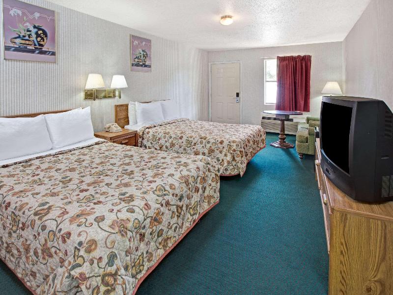 Knights Inn South Houston image