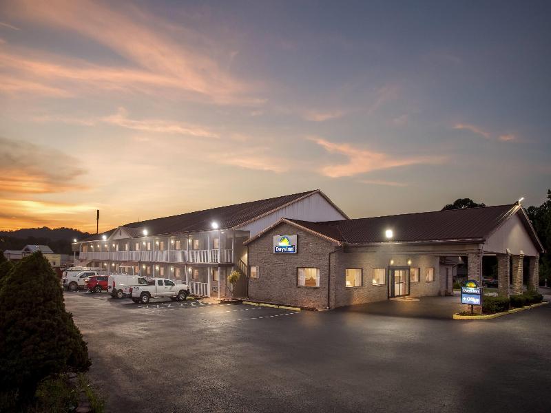 Days Inn By Wyndham Huntington image