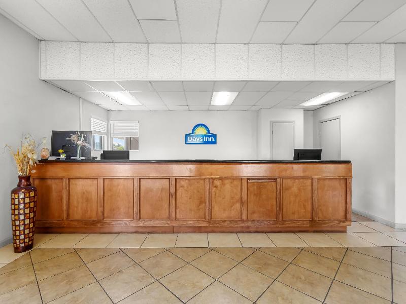 Days Inn By Wyndham Huntington image