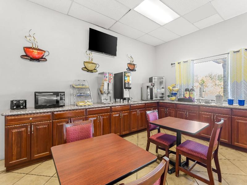 Days Inn By Wyndham Huntington image