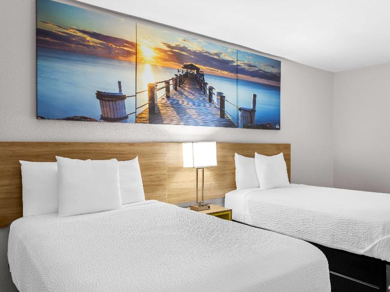 Days Inn By Wyndham Huntington image