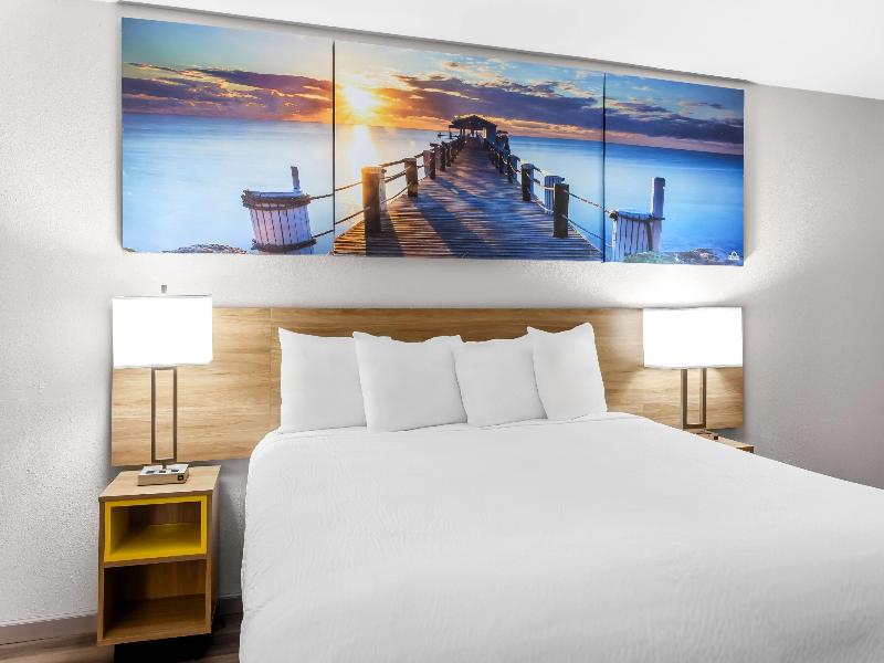 Days Inn By Wyndham Huntington image