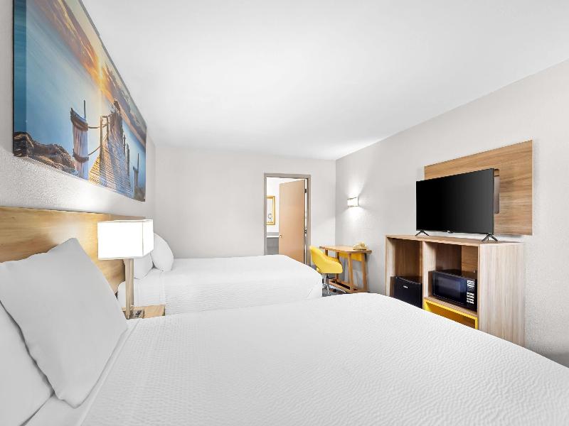 Days Inn by Wyndham Huntington image