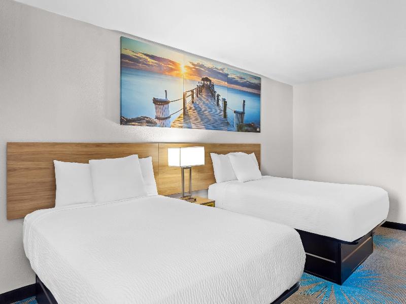 Days Inn by Wyndham Huntington image