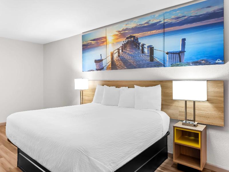 Days Inn by Wyndham Huntington image