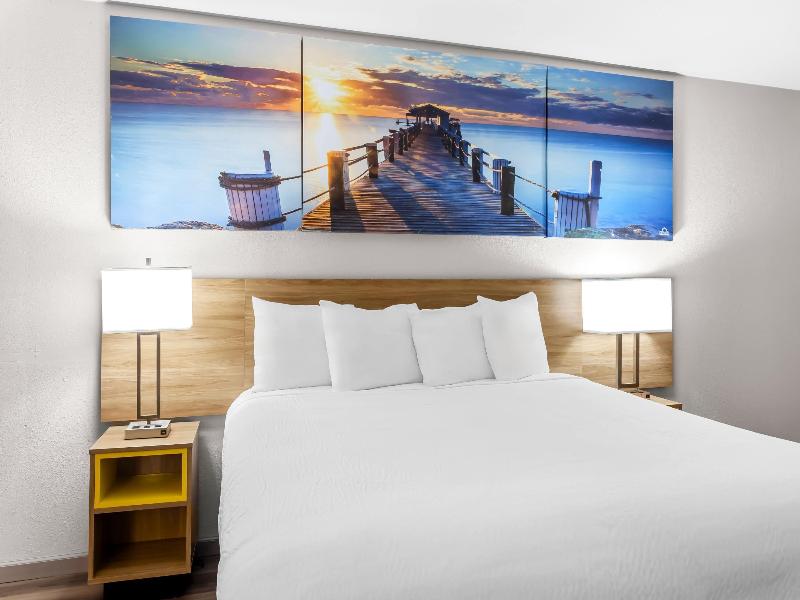 Days Inn by Wyndham Huntington image