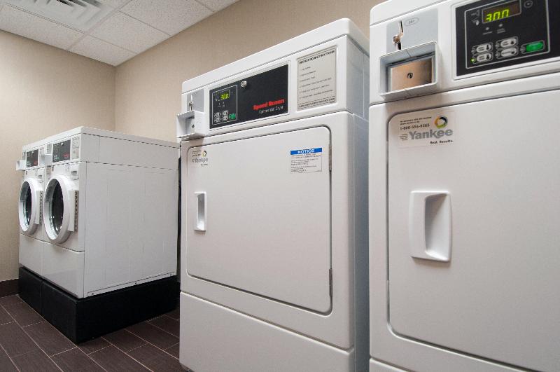 Holiday Inn Express Vernon - Manchester