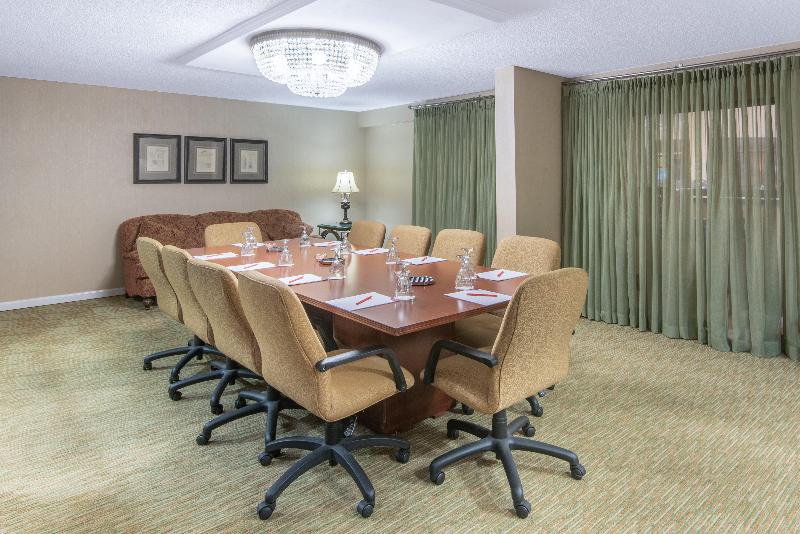 Crowne Plaza Hickory image