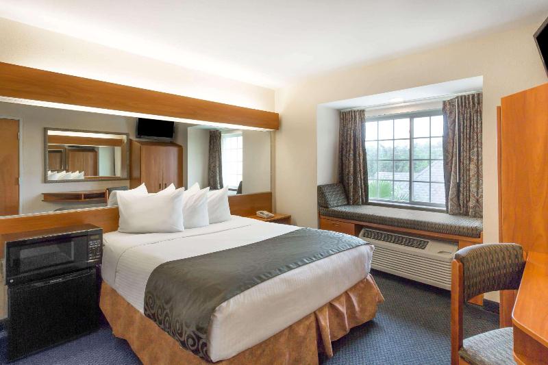 Bed room