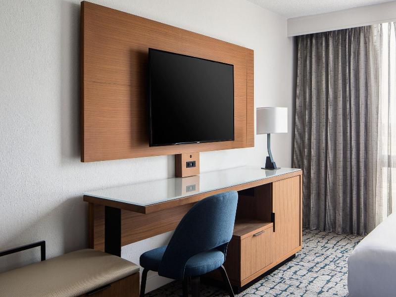 Houston Marriott South at Hobby Airport image
