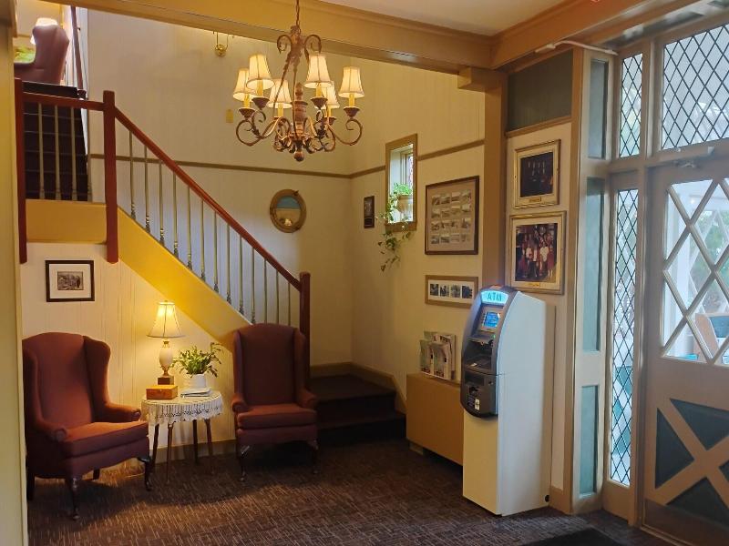 Lamie's Inn & Old Salt Restaurant image