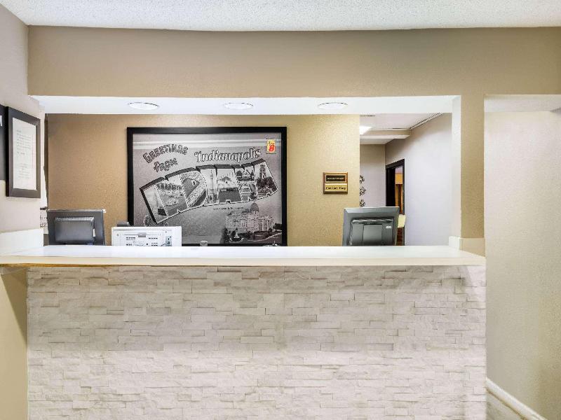 Super 8 by Wyndham Indianapolis/NE/Castleton Area image