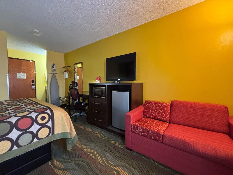 Super 8 by Wyndham Jacksonville image