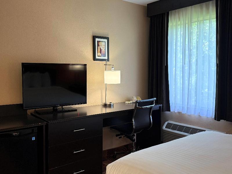Baymont by Wyndham Plainfield/ Indianapolis Arpt image