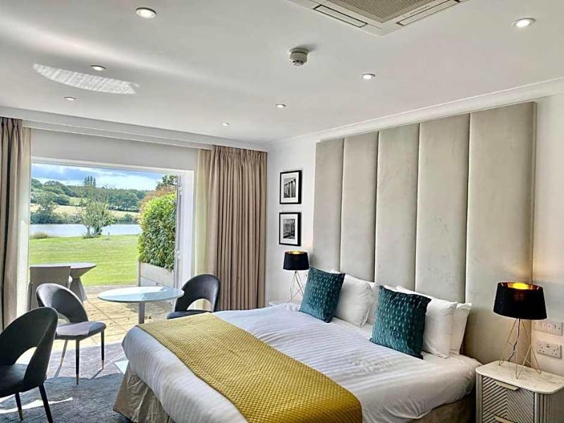 Lakeside Park & Spa image