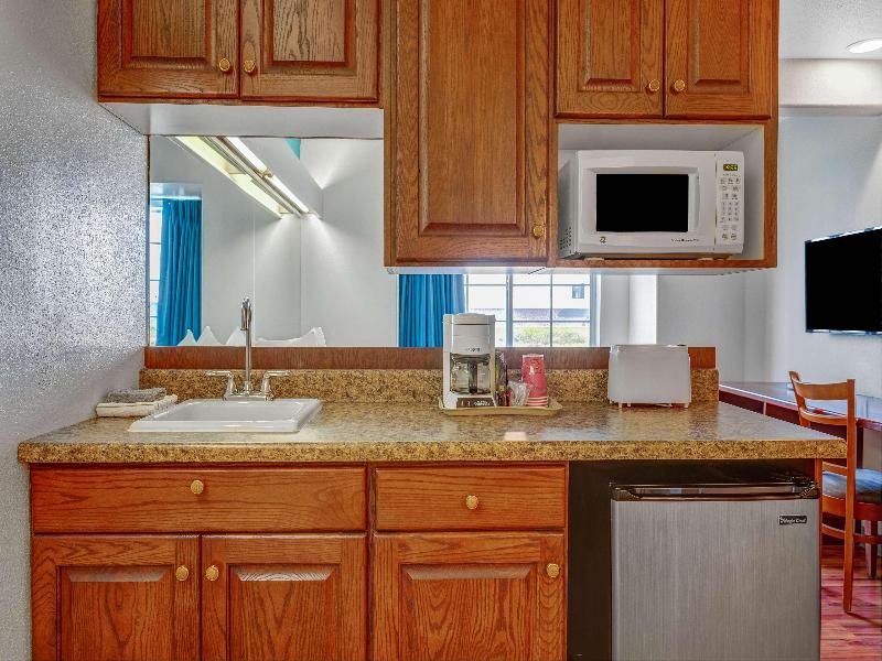 Motel 6 Idaho Falls, ID - Snake River image