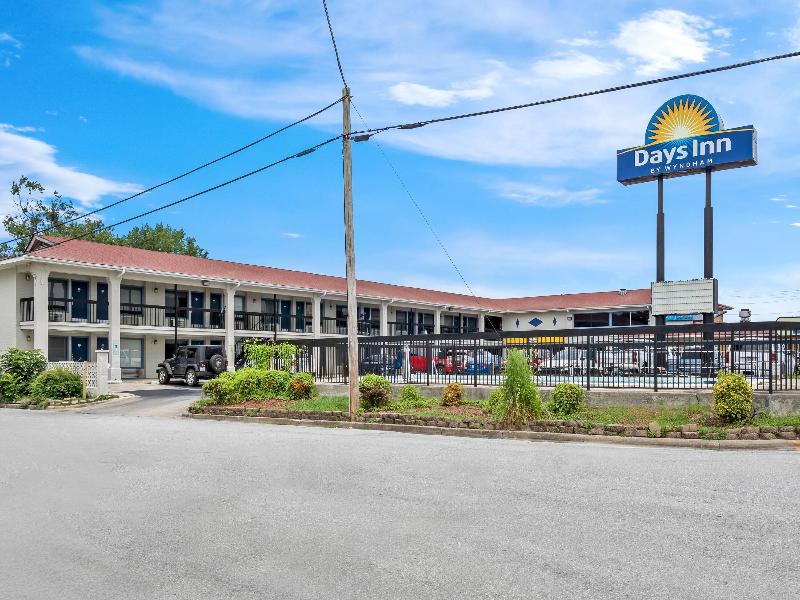 Days Inn by Wyndham Jacksonville NC image