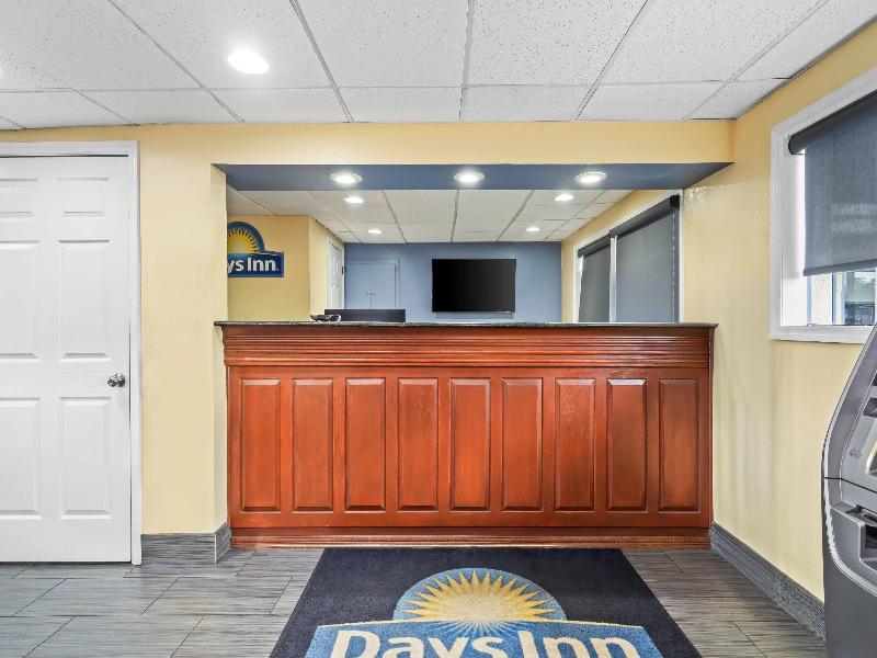 Days Inn by Wyndham Jacksonville NC image