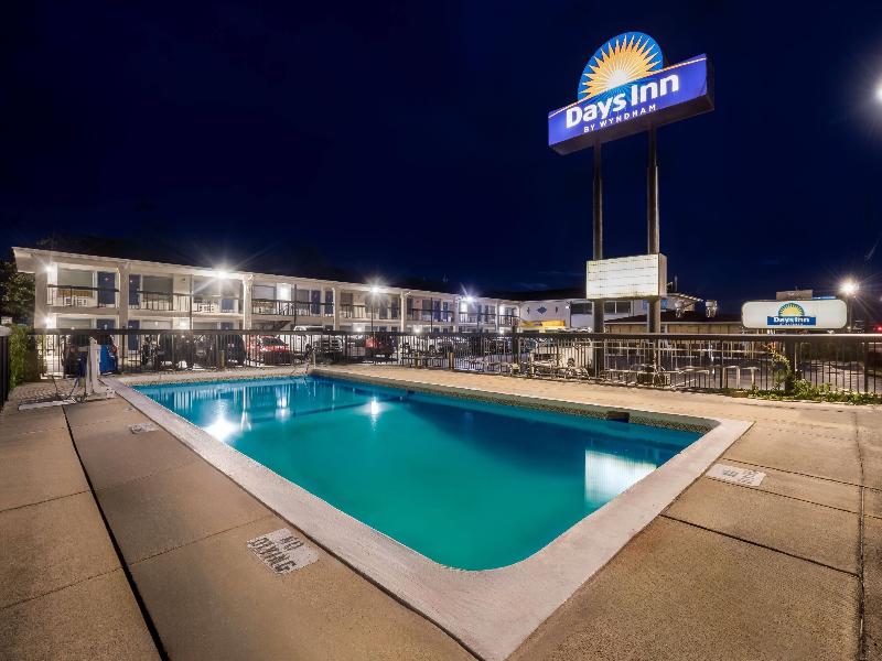 Days Inn by Wyndham Jacksonville NC image