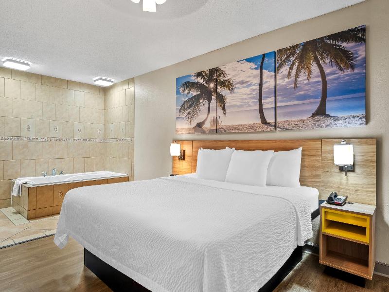 Days Inn by Wyndham Jacksonville NC image