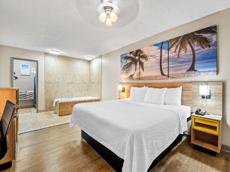 Days Inn by Wyndham Jacksonville NC image