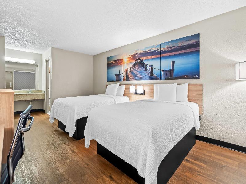 Days Inn by Wyndham Jacksonville NC image