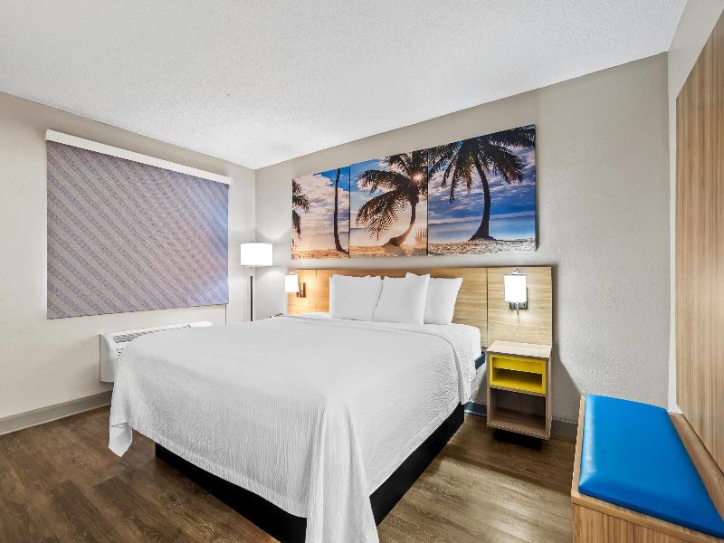 Days Inn by Wyndham Jacksonville NC image