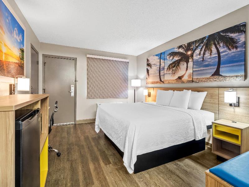 Days Inn by Wyndham Jacksonville NC image