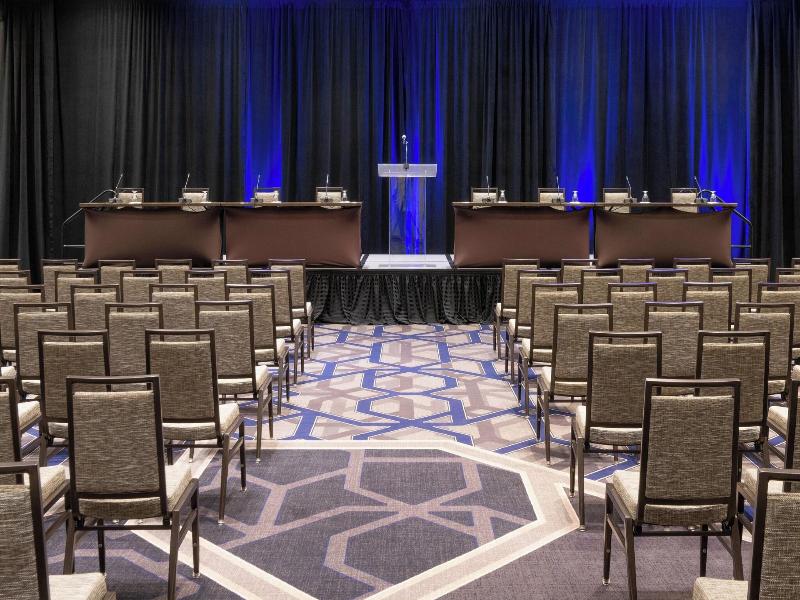 Sheraton Indianapolis City Centre image