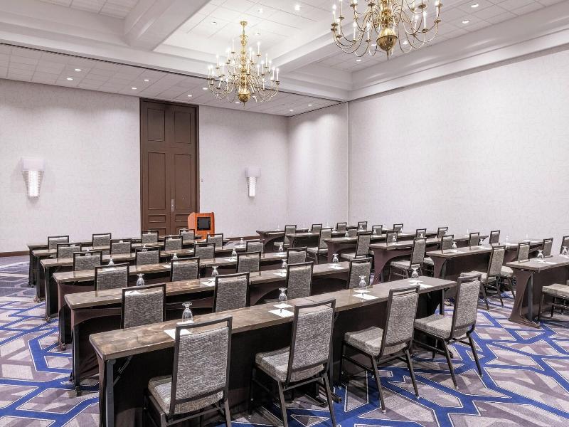Sheraton Indianapolis City Centre image