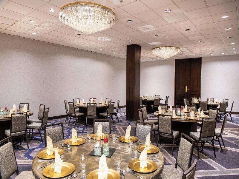Sheraton Indianapolis City Centre image