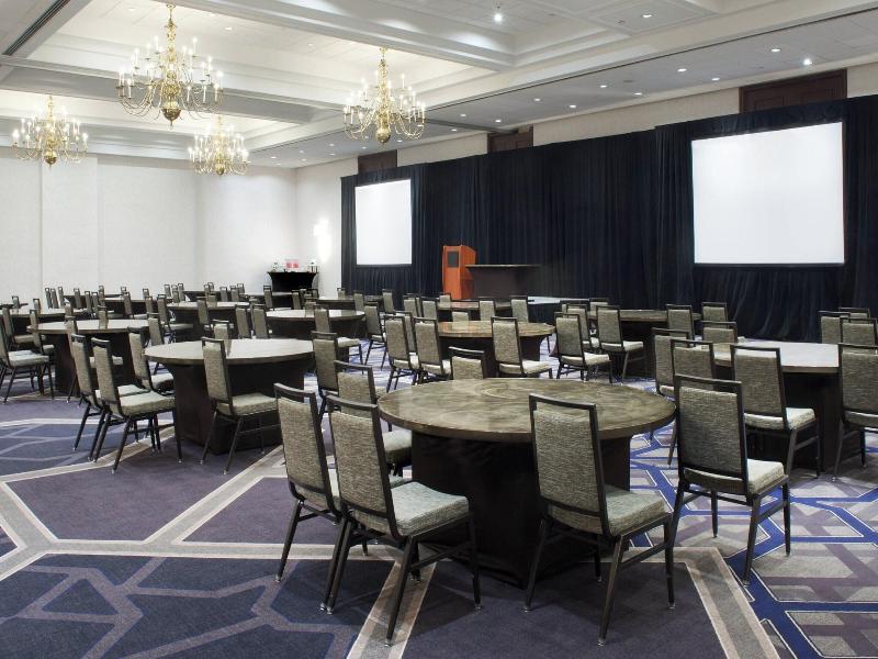 Sheraton Indianapolis City Centre image