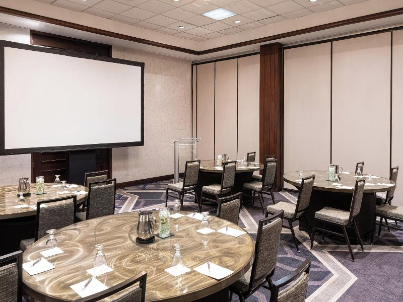 Sheraton Indianapolis City Centre image