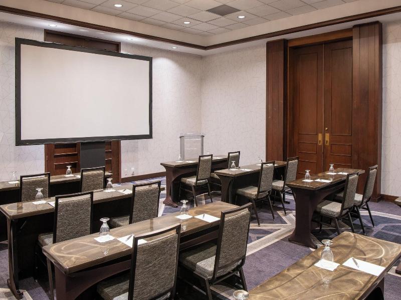 Sheraton Indianapolis City Centre image