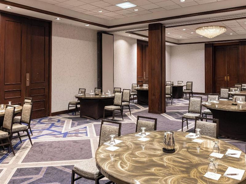Sheraton Indianapolis City Centre image
