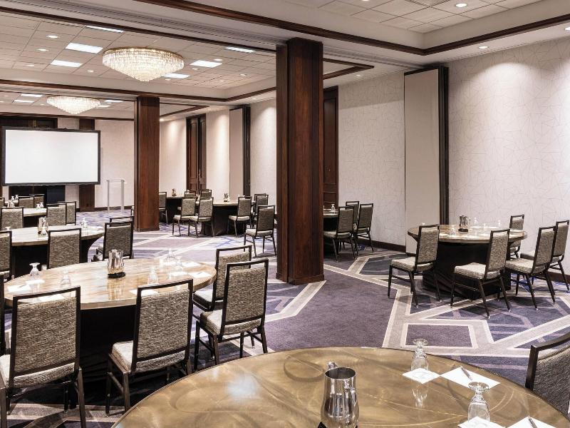 Sheraton Indianapolis City Centre image