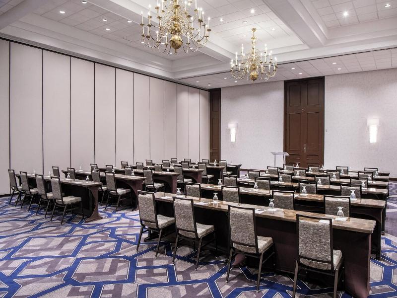 Sheraton Indianapolis City Centre image