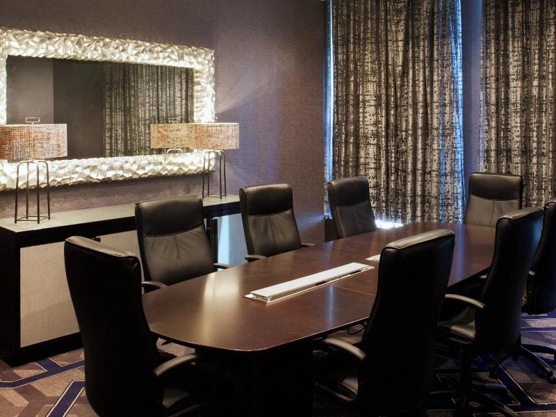 Sheraton Indianapolis City Centre image