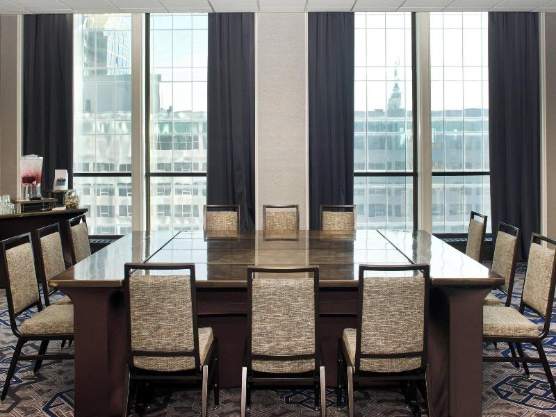 Sheraton Indianapolis City Centre image