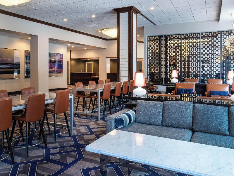 Sheraton Indianapolis City Centre image