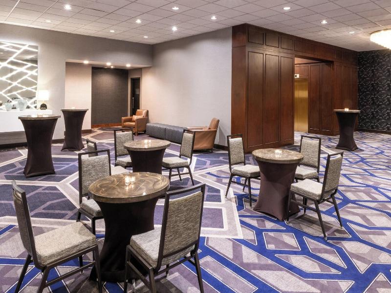 Sheraton Indianapolis City Centre image