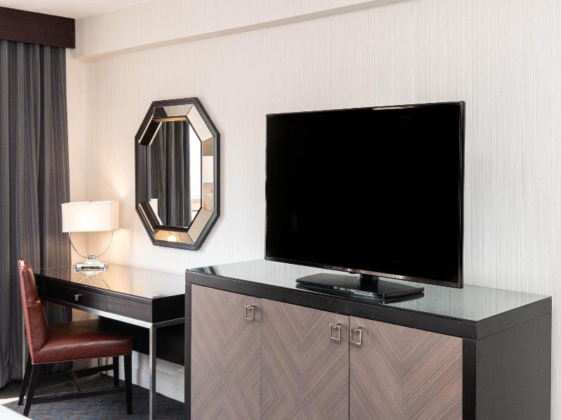 Sheraton Indianapolis City Centre image
