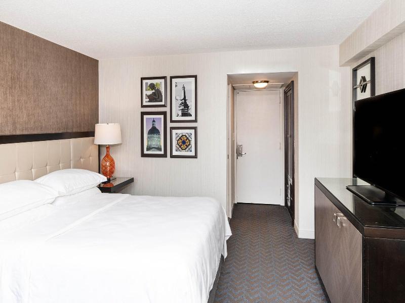 Sheraton Indianapolis City Centre image