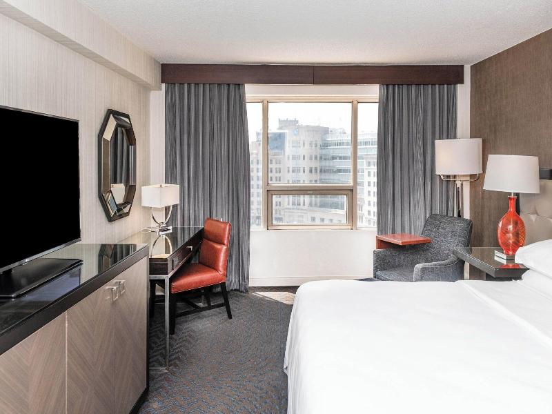 Sheraton Indianapolis City Centre image