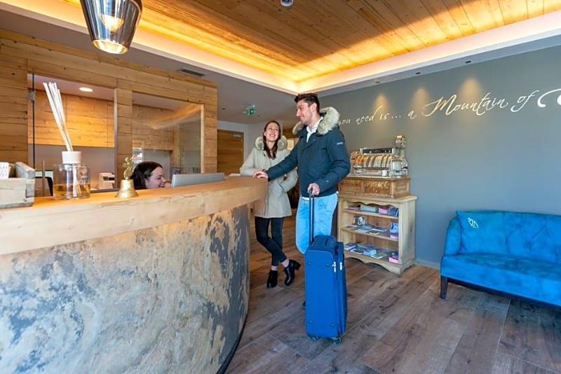 Mont Chalet Nevada Hotel & SPA image