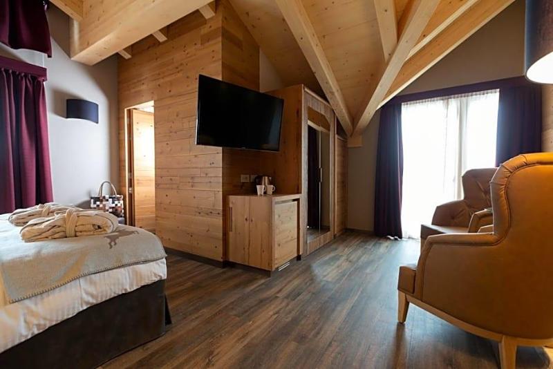 Mont Chalet Nevada Hotel & SPA image