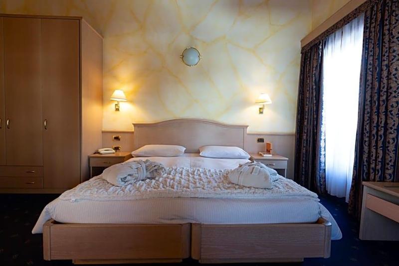 Mont Chalet Nevada Hotel & SPA image