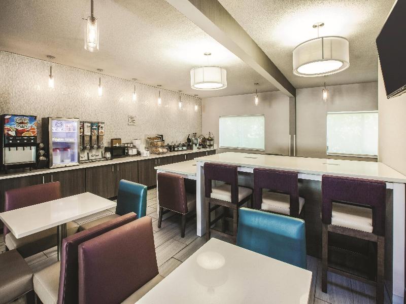 La Quinta Inn Indianapolis North at Pyramids image